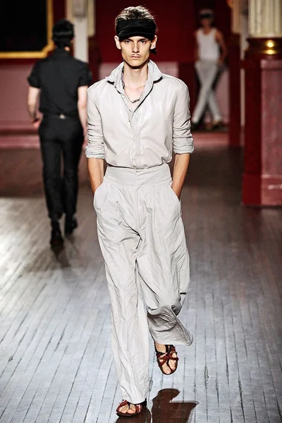 Look 37